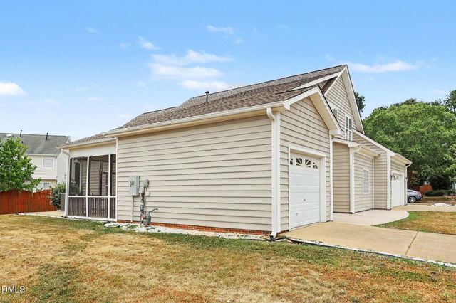 2032 Weaverline Drive, Fuquay Varina, NC 27526
