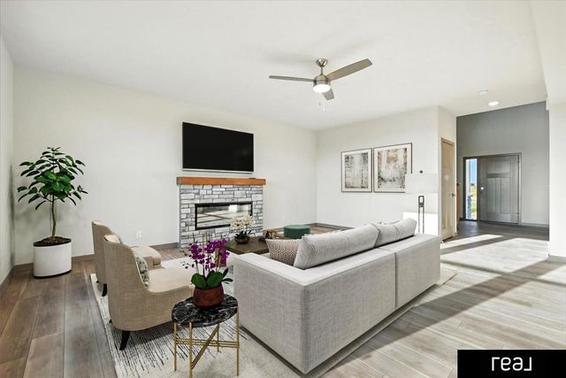 10651 S 102 Avenue, Papillion, NE 68046