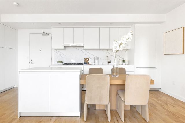 346 Congress St 703, Boston, MA 02210