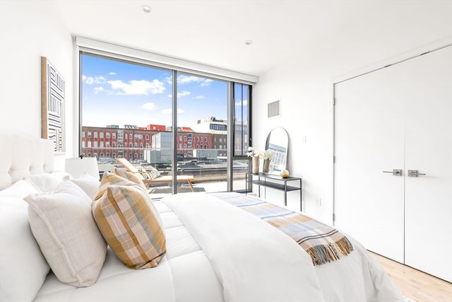 346 Congress St 703, Boston, MA 02210