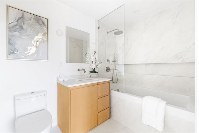 346 Congress St 703, Boston, MA 02210