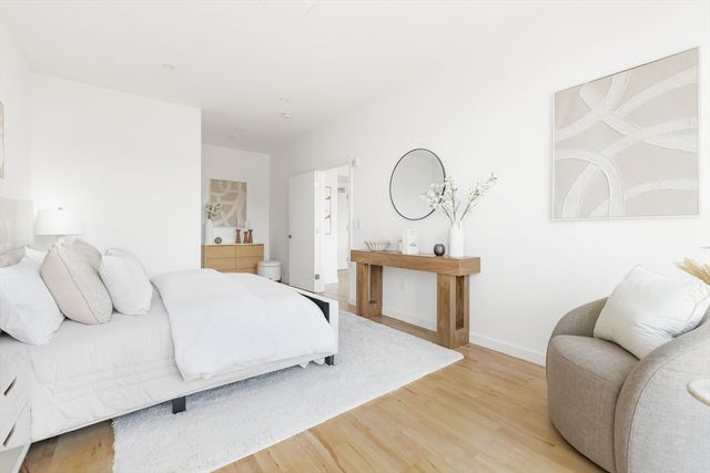 346 Congress St 703, Boston, MA 02210