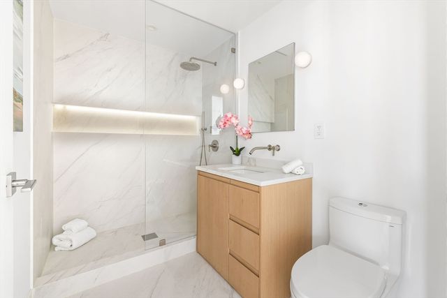 346 Congress St 703, Boston, MA 02210