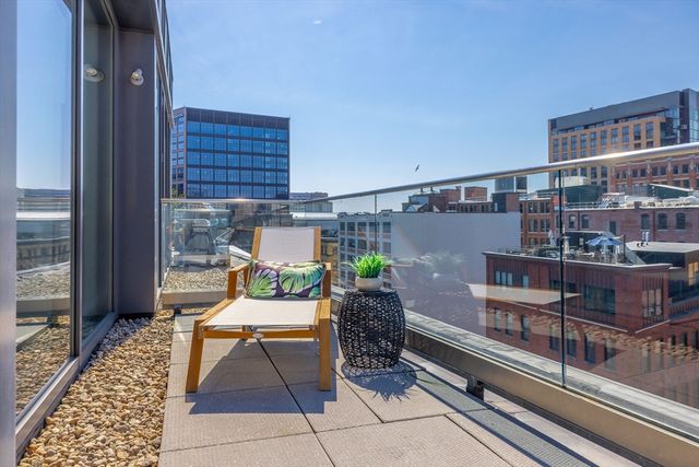 346 Congress St 703, Boston, MA 02210