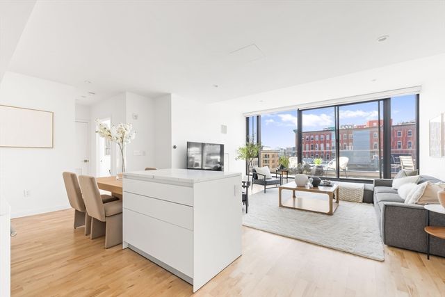 346 Congress St 703, Boston, MA 02210