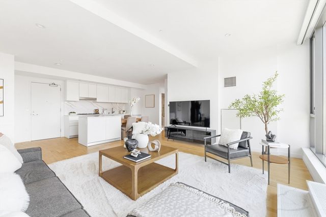 346 Congress St 703, Boston, MA 02210