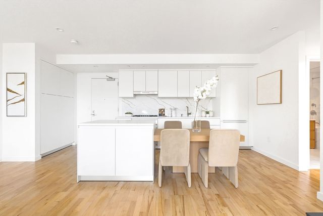 346 Congress St 703, Boston, MA 02210