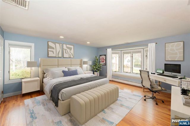 5 Williams Crest, Park Ridge, NJ 07656