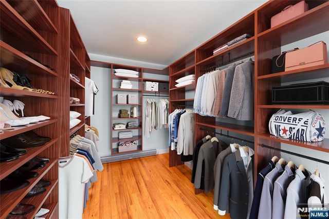 5 Williams Crest, Park Ridge, NJ 07656