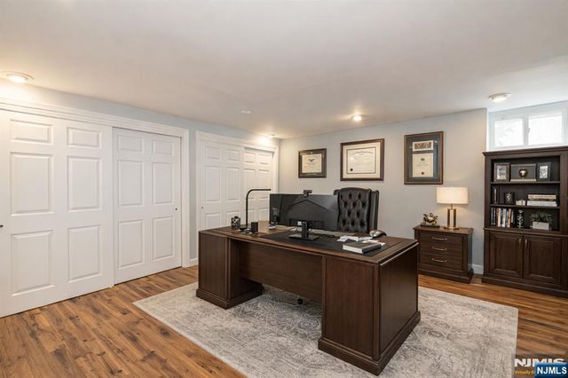 5 Williams Crest, Park Ridge, NJ 07656