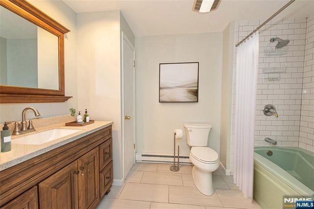 5 Williams Crest, Park Ridge, NJ 07656