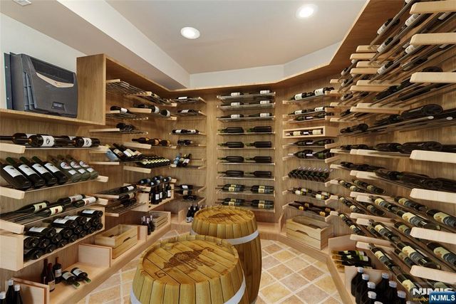 5 Williams Crest, Park Ridge, NJ 07656