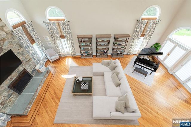 5 Williams Crest, Park Ridge, NJ 07656