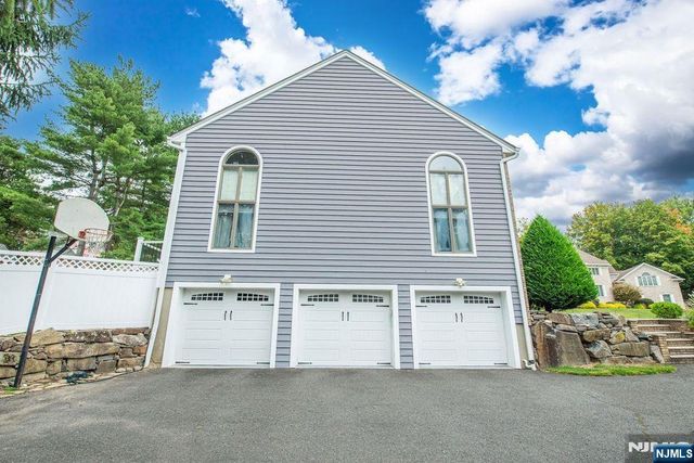 5 Williams Crest, Park Ridge, NJ 07656