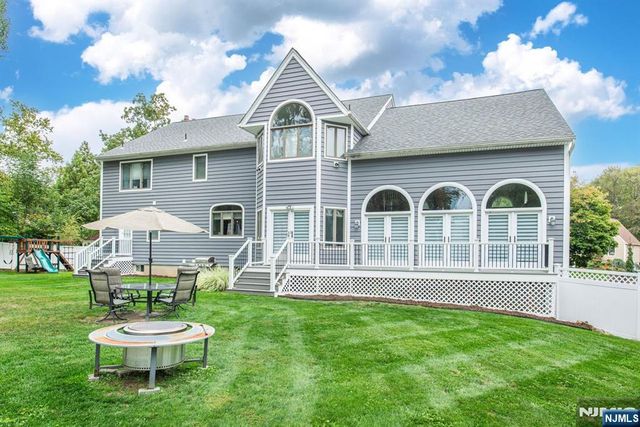 5 Williams Crest, Park Ridge, NJ 07656