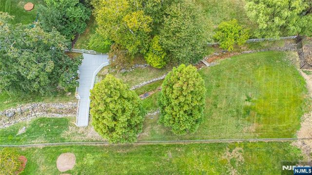 5 Williams Crest, Park Ridge, NJ 07656