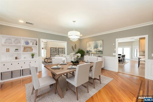 5 Williams Crest, Park Ridge, NJ 07656