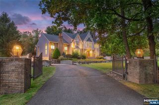 5 Williams Crest, Park Ridge, NJ 07656