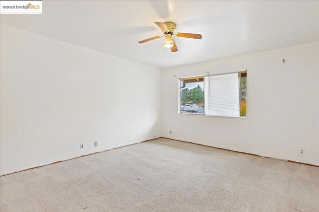 4704 Scotia Ave, Oakland, CA 94605