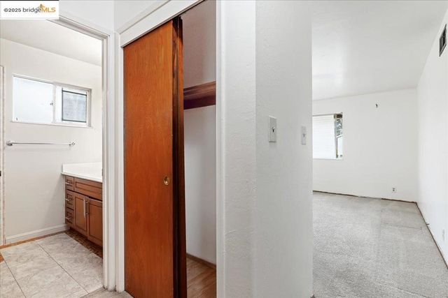 4704 Scotia Ave, Oakland, CA 94605