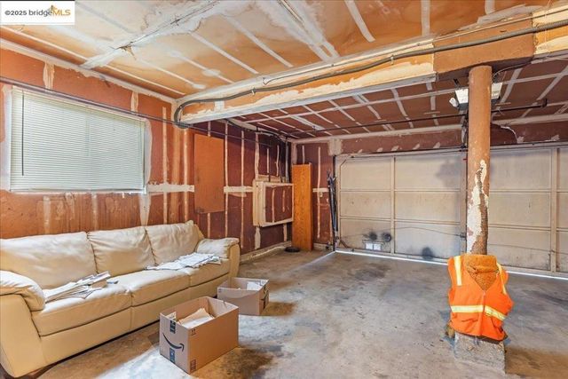 4704 Scotia Ave, Oakland, CA 94605