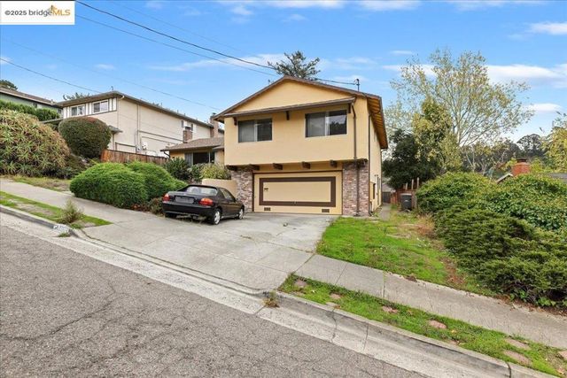 4704 Scotia Ave, Oakland, CA 94605