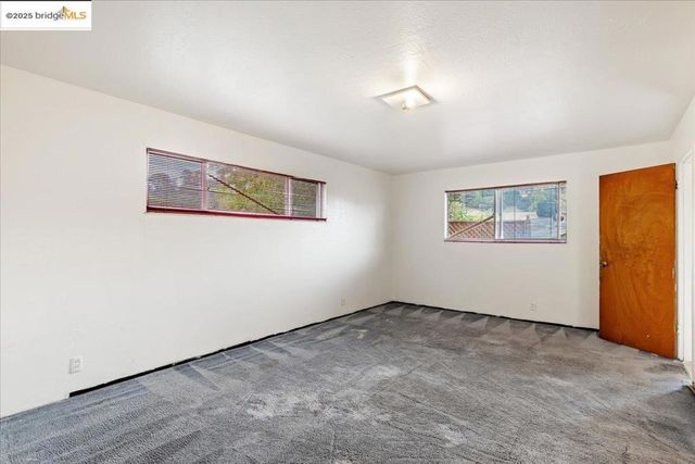 4704 Scotia Ave, Oakland, CA 94605