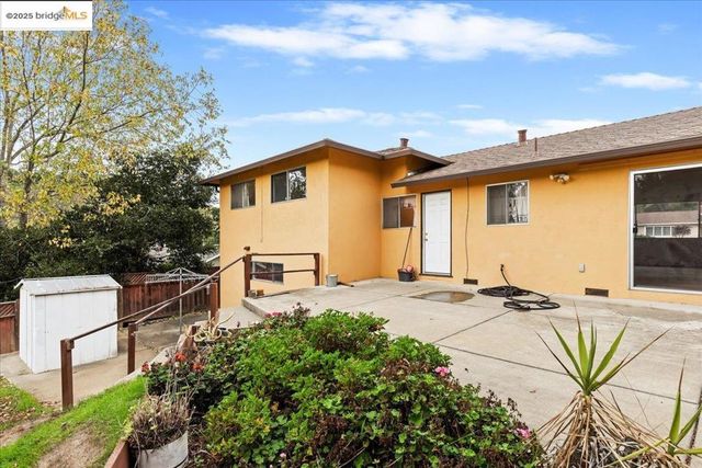 4704 Scotia Ave, Oakland, CA 94605