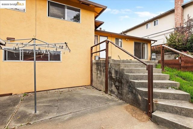 4704 Scotia Ave, Oakland, CA 94605