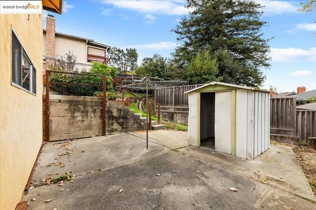 4704 Scotia Ave, Oakland, CA 94605