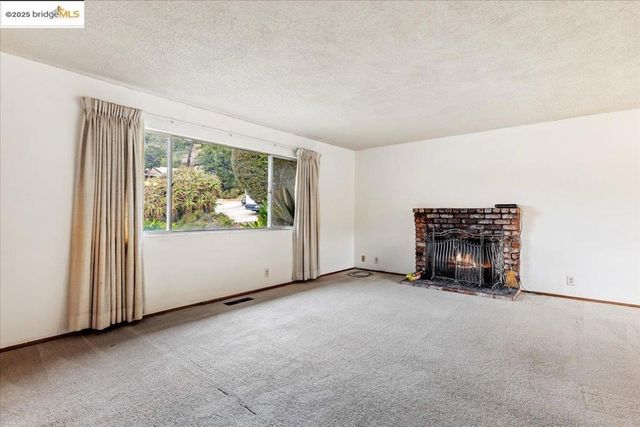 4704 Scotia Ave, Oakland, CA 94605