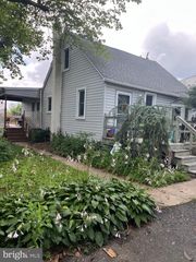 718 SECOND AVE, Croydon, PA 19021