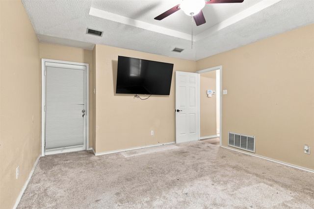 135 Meadow Ridge Drive, Cedar Hill, TX 75104