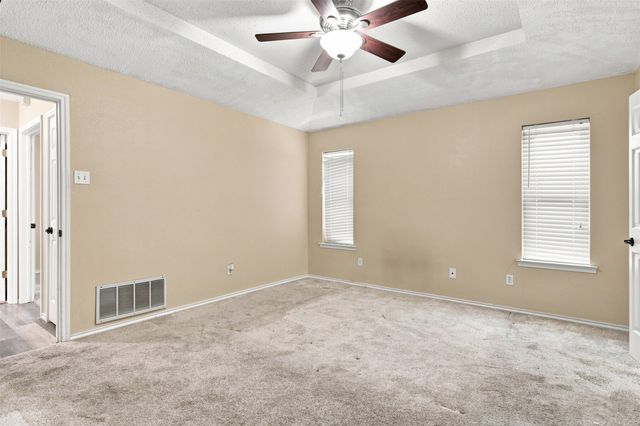 135 Meadow Ridge Drive, Cedar Hill, TX 75104