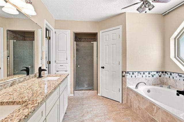 135 Meadow Ridge Drive, Cedar Hill, TX 75104