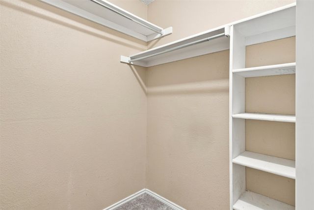 135 Meadow Ridge Drive, Cedar Hill, TX 75104