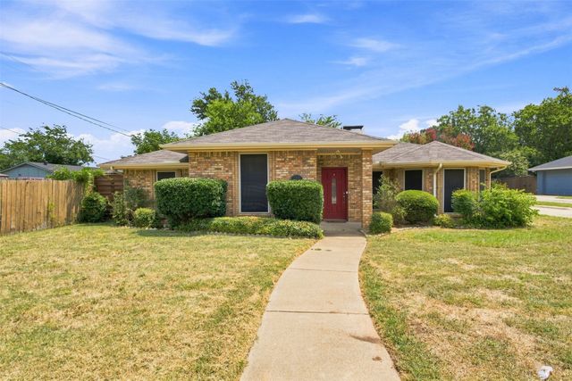 135 Meadow Ridge Drive, Cedar Hill, TX 75104