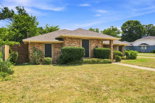 135 Meadow Ridge Drive, Cedar Hill, TX 75104