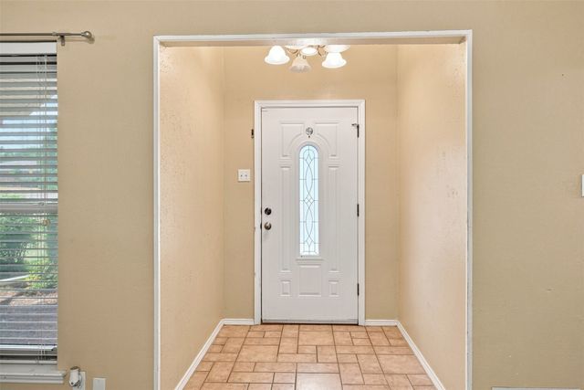 135 Meadow Ridge Drive, Cedar Hill, TX 75104