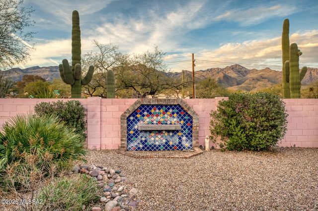 5590 N Waterfield Drive, Tucson, AZ 85750