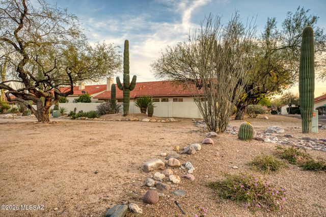 5590 N Waterfield Drive, Tucson, AZ 85750