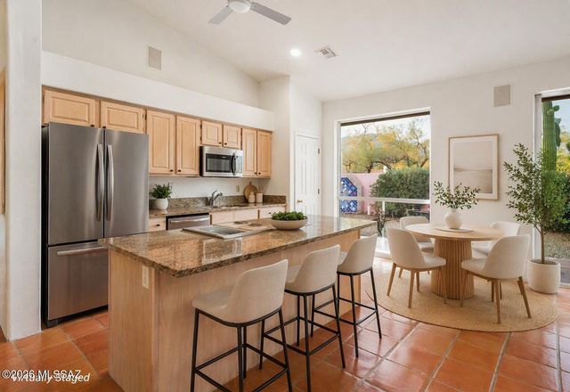 5590 N Waterfield Drive, Tucson, AZ 85750