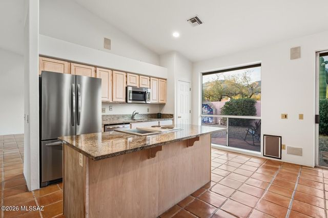 5590 N Waterfield Drive, Tucson, AZ 85750