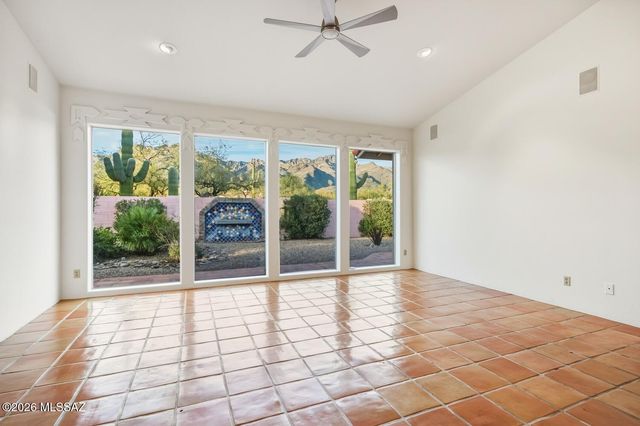 5590 N Waterfield Drive, Tucson, AZ 85750