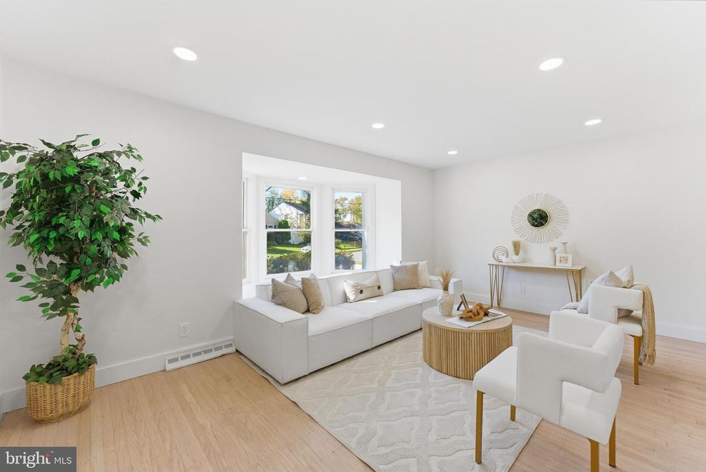 241 CHERRY AVE, Woodbury Heights, NJ 08097
