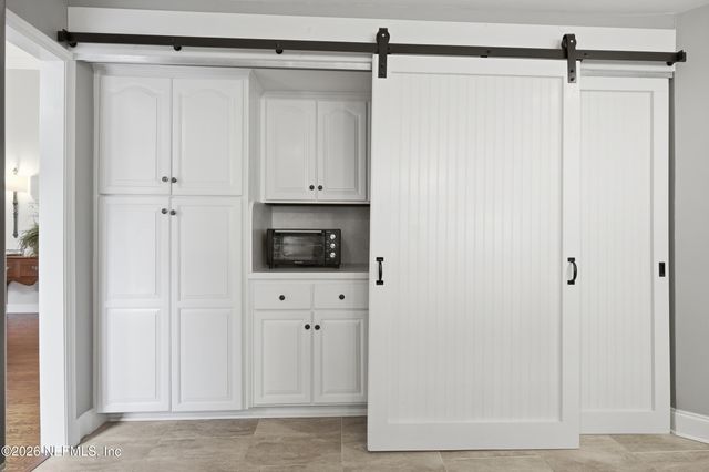 8242 SHADE TREE Court, Jacksonville, FL 32256