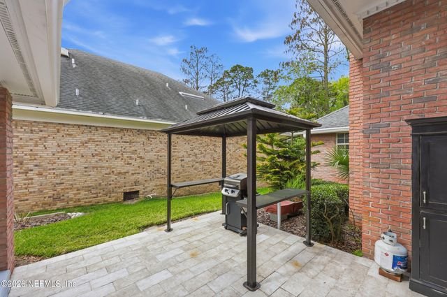 8242 SHADE TREE Court, Jacksonville, FL 32256