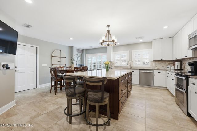 8242 SHADE TREE Court, Jacksonville, FL 32256