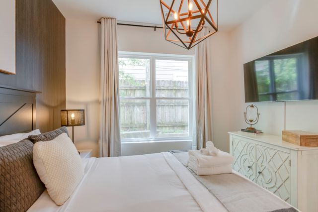 2001 Convent Pl Apt 10, Nashville, TN 37212