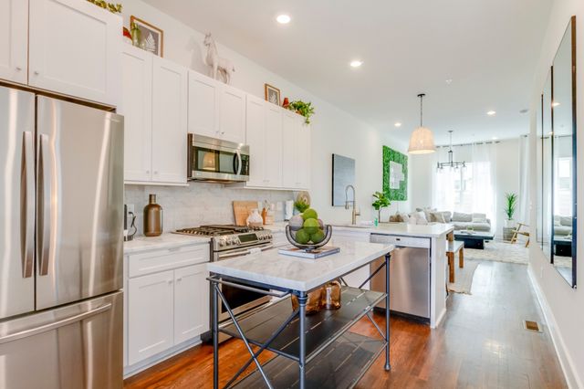 2001 Convent Pl Apt 10, Nashville, TN 37212